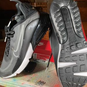 Men’s Nike Air max 2090 size 13